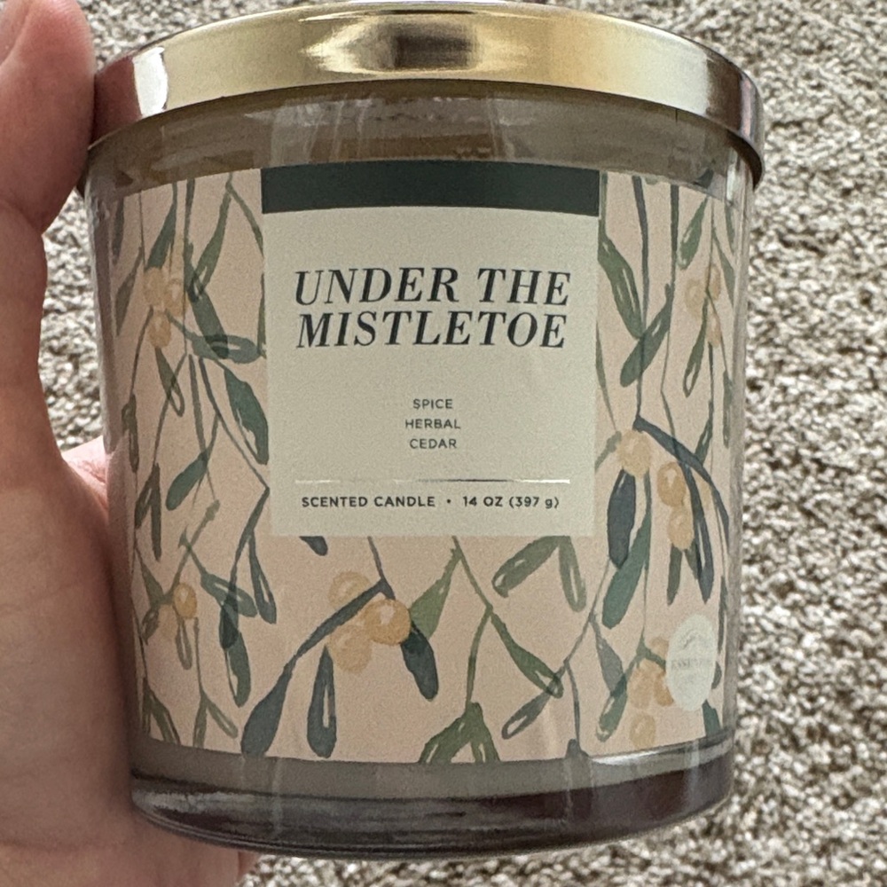 Sonoma Under the Mistletoe Scented Candle
